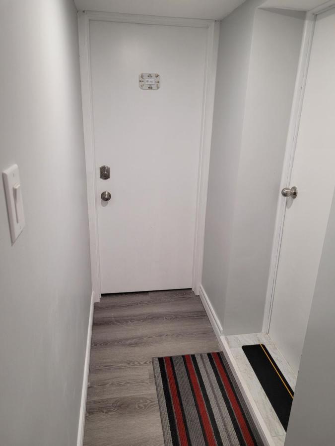 Guest House Basement - Master Bedrooms In Bayview Village 토론토 외부 사진