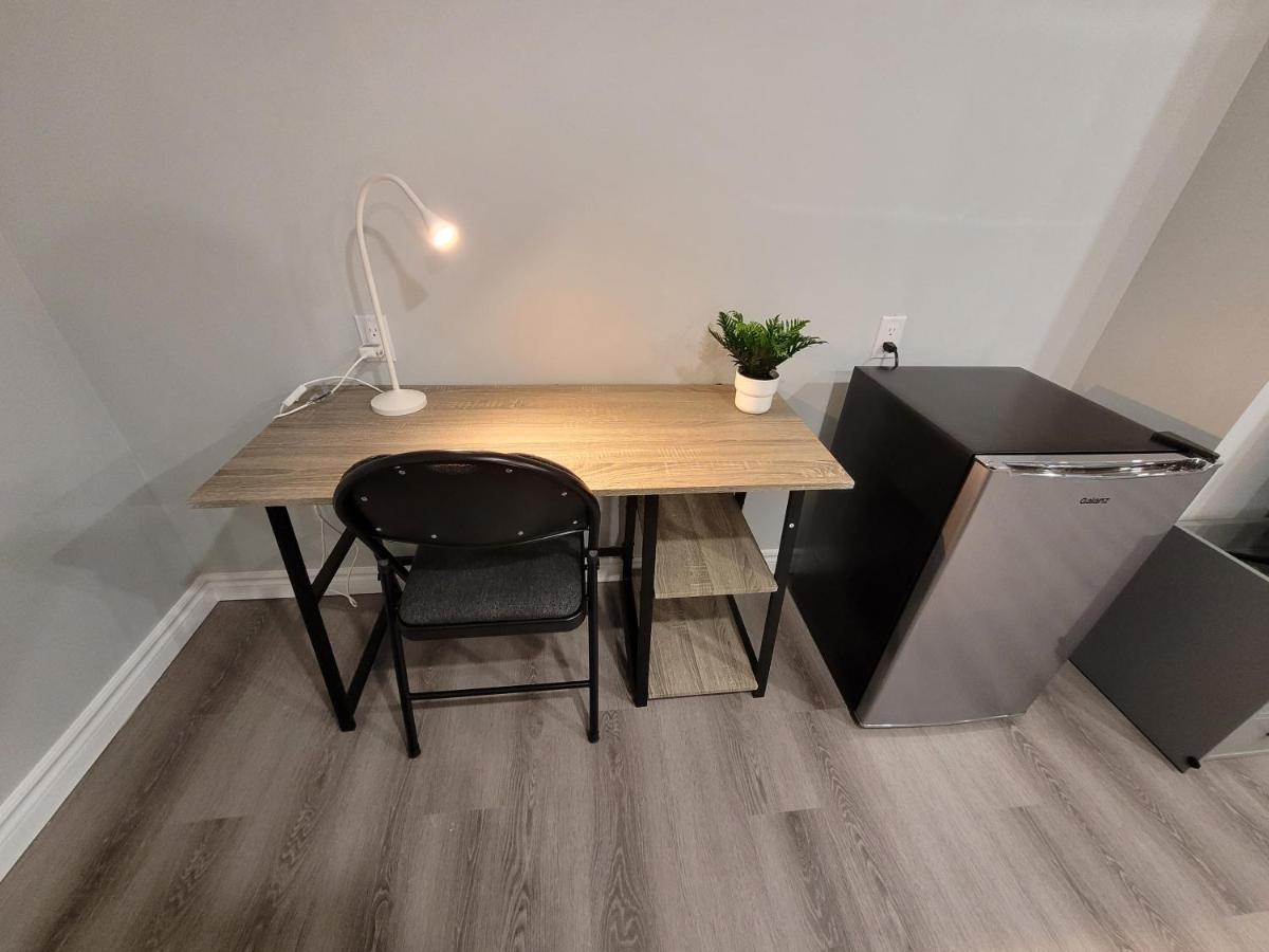 Guest House Basement - Master Bedrooms In Bayview Village 토론토 외부 사진