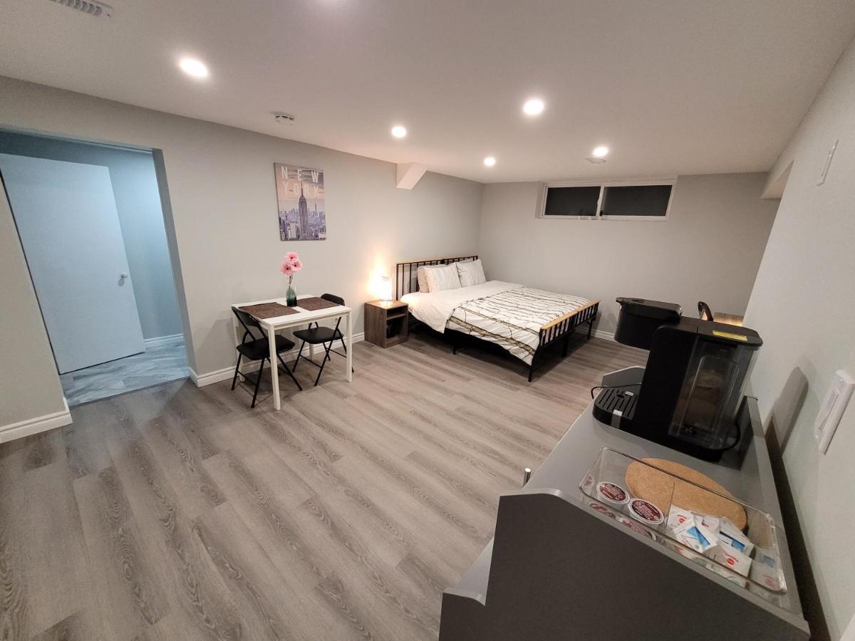 Guest House Basement - Master Bedrooms In Bayview Village 토론토 외부 사진